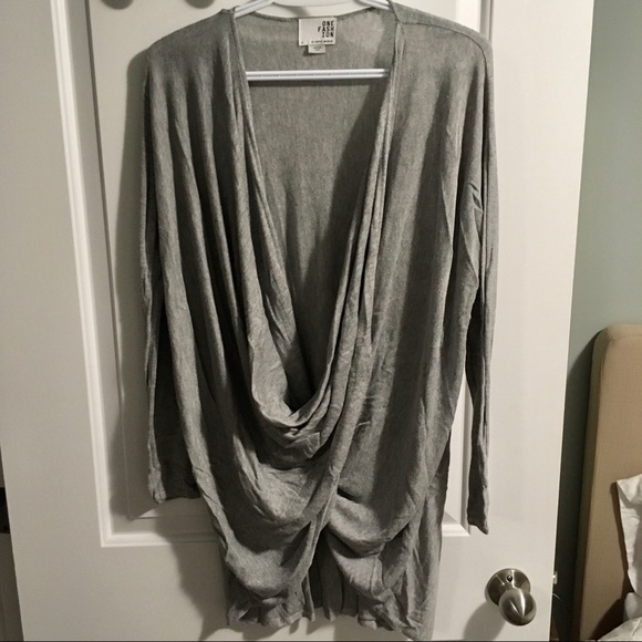 BOGO FREE - Top - Picture 1 of 3